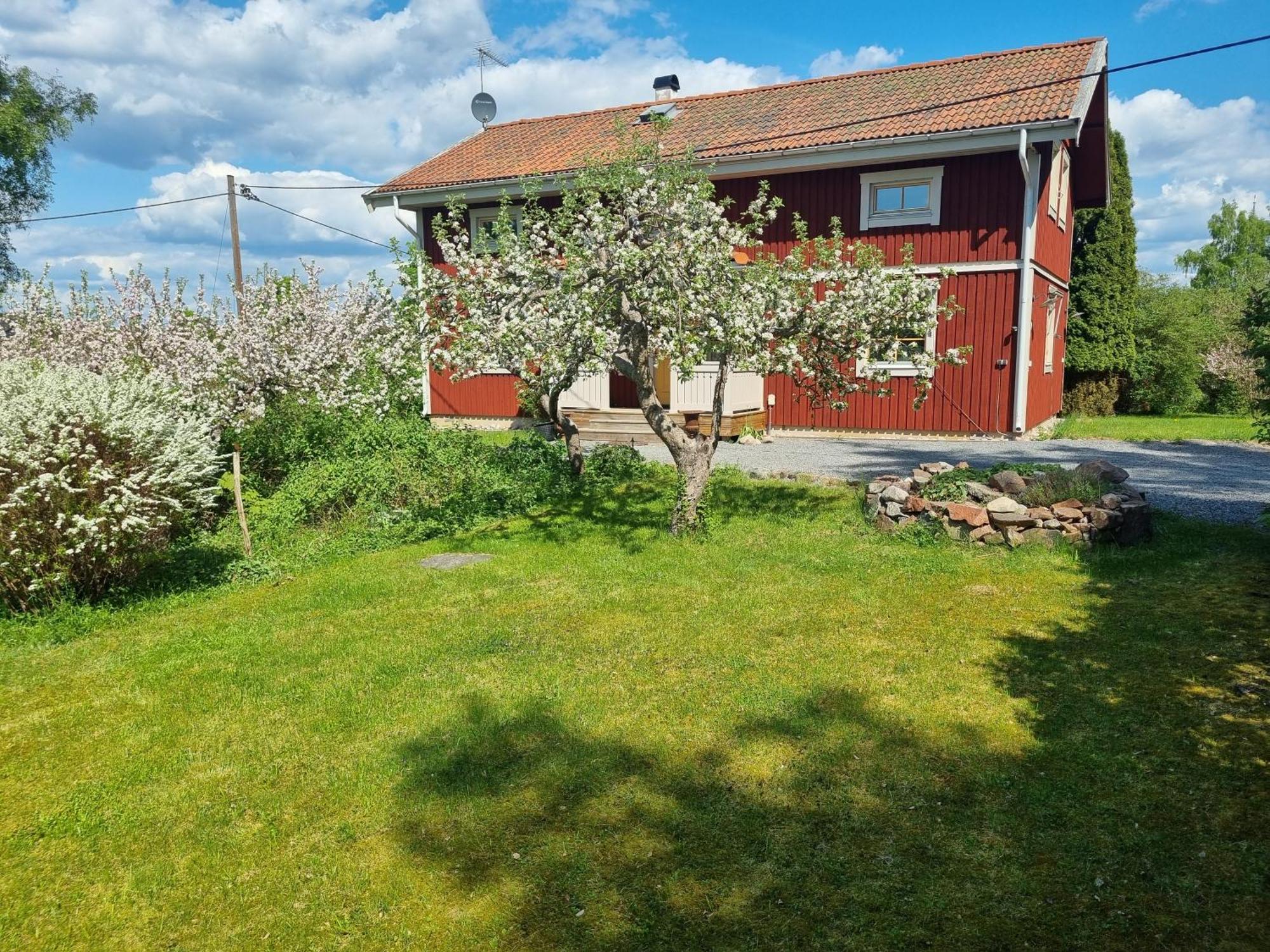 Saellinge House - Cozy Villa With Fireplace And Garden Close To Uppsala Exteriör bild