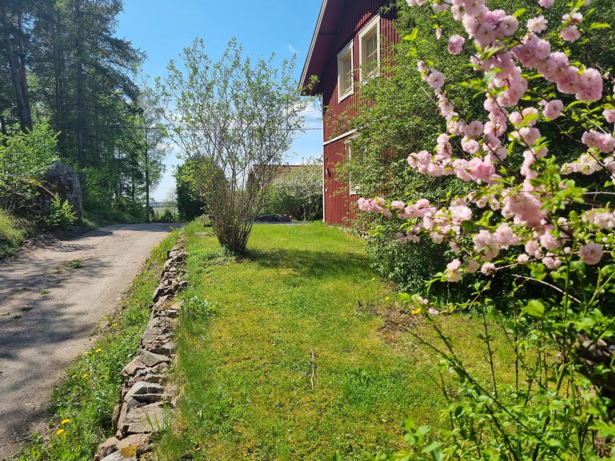 Saellinge House - Cozy Villa With Fireplace And Garden Close To Uppsala Exteriör bild